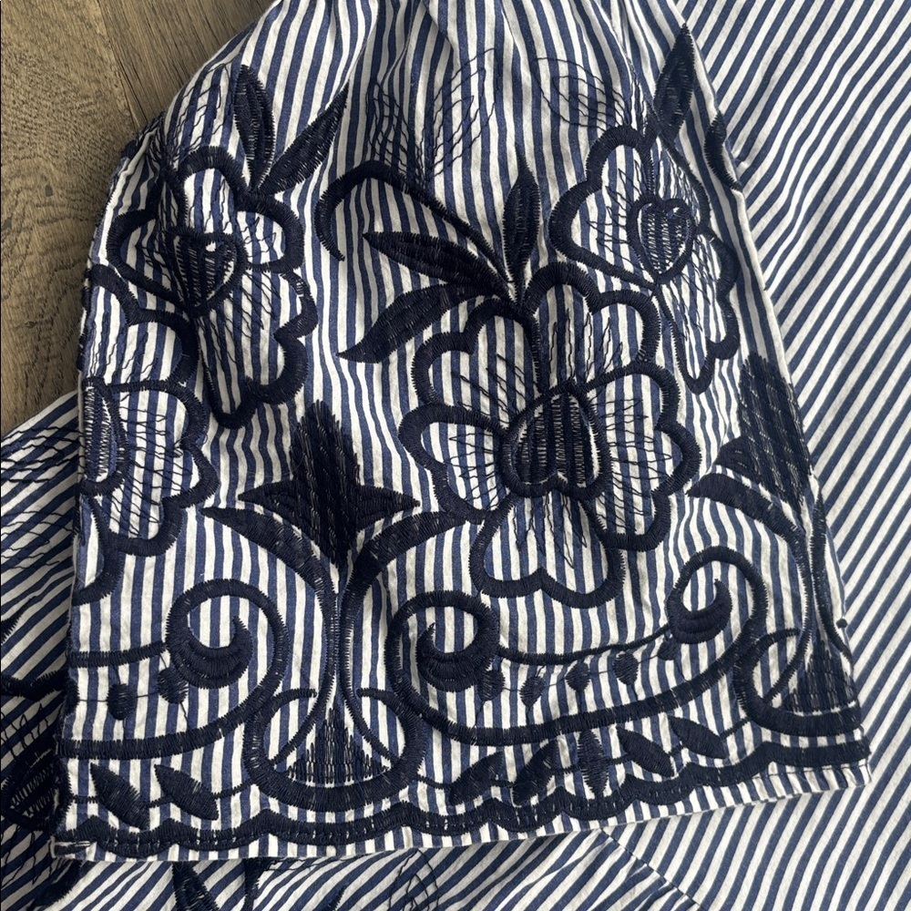 Luna Moon |Striped and Embroidered Boho Bell Sleeve Top Navy and White Sz Medium - Picture 4 of 11